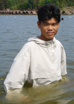 ventile anorak for swimming in a lake