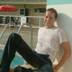 wet jeans in swimming pool test