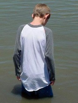 sun protection t-shirt jeans shadow rule